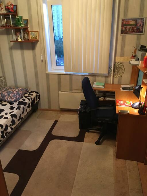 2nd bedroom