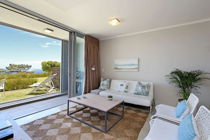 Modern luxurious sea view apartment gallery image 2