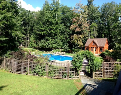 Catskills Escape: Pool • Ski • Fire Pit • Chic