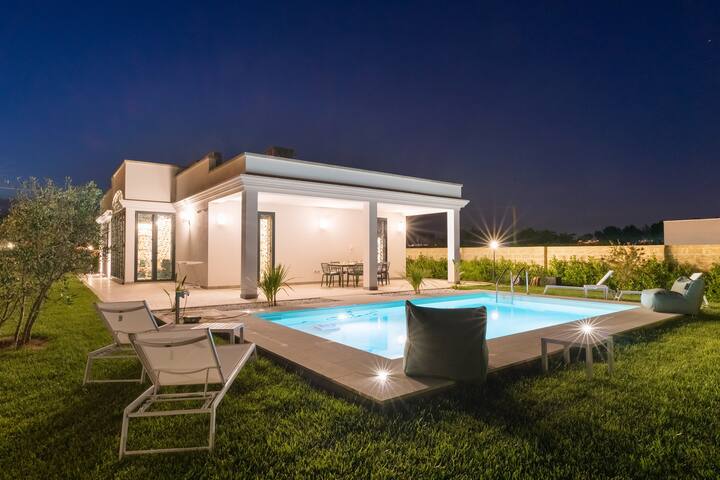 Villa Claudia gallery image 2