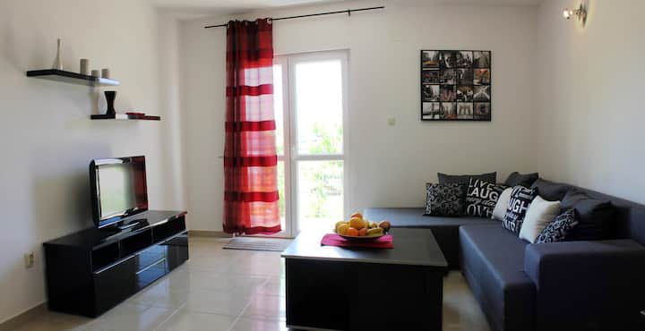 2bd Apartment Near The Coast - Rogoznica