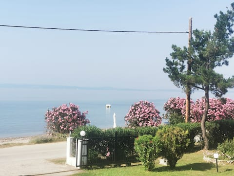 Metamorphosis - Halkidiki Apartment on the beach!