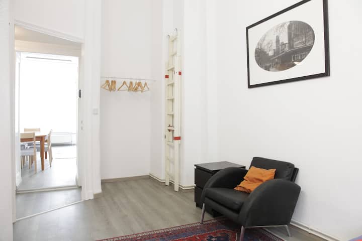Charming Central Apartment In Old Bakery - Berlin Tegel Airport (TXL)