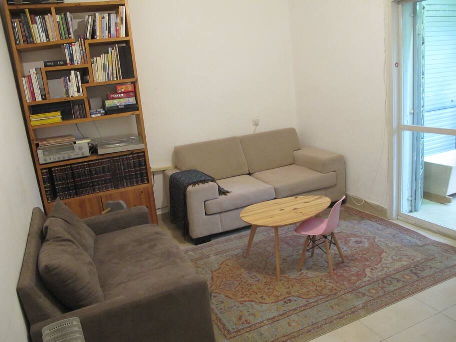 Living room (exit to balcony)