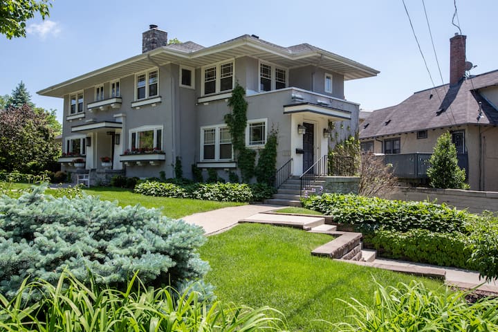 Grand Home near Lakes, DT, Conv. Ctr., Stadiums