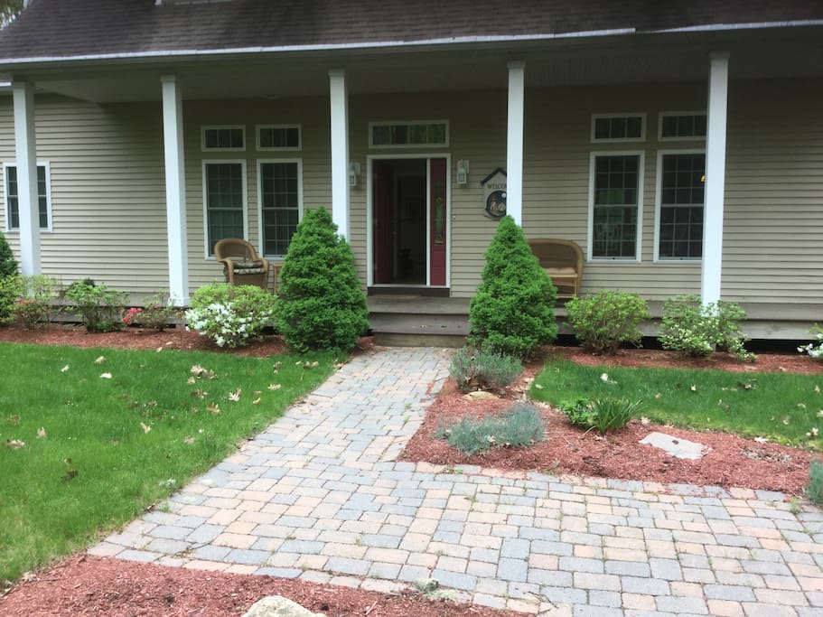 Peaceful entry great front porch for relaxing