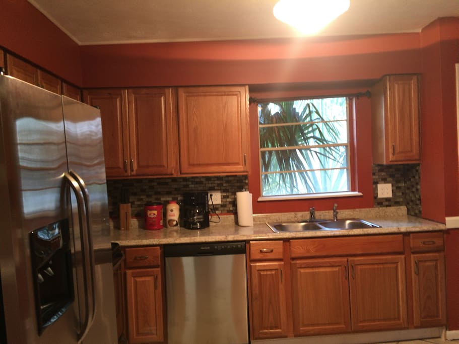 Side kitchen view