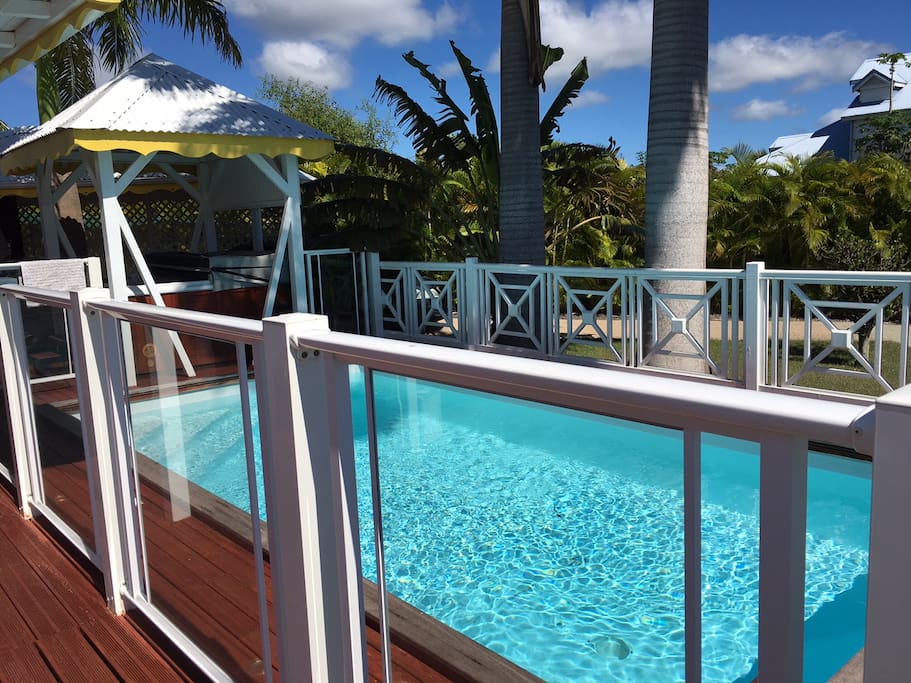Piscine sécurisé et jacuzzi