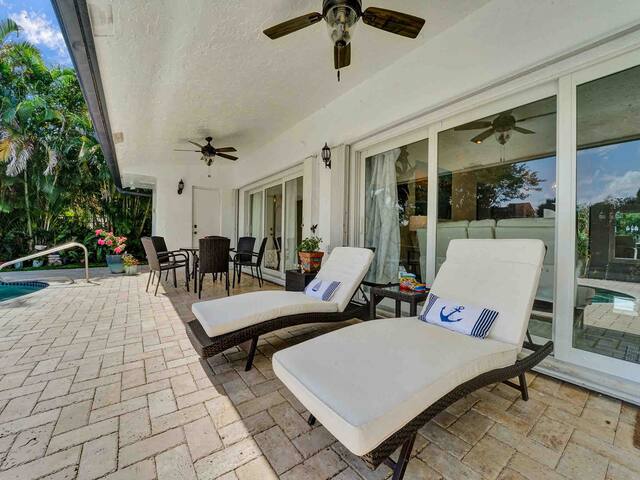 Calm & fun at Jacaranda gallery image 5