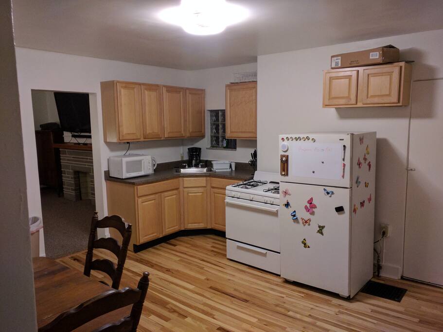 kitchen, angle 2