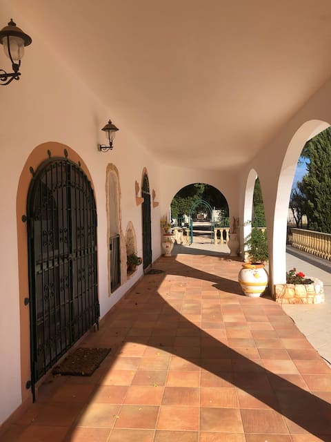 Successful Airbnb property: Beautiful Private Villa with large Pool & Gardens in San Vito Dei Normanni