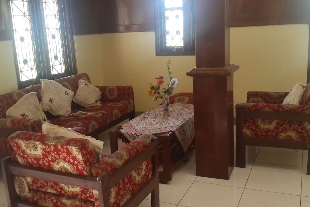 Living room (Ruang Tamu)