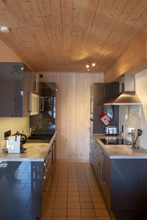 Propriété Airbnb réussie: Combloux 50 m2 renovated apartment à Combloux