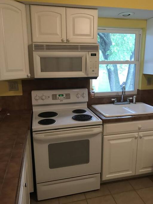 Kitchen View, Breakfast L with 4 stools