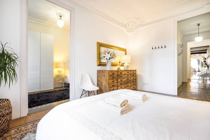 CHARMING, VERY SPACIOUS & BEST LOCATED gallery image 5