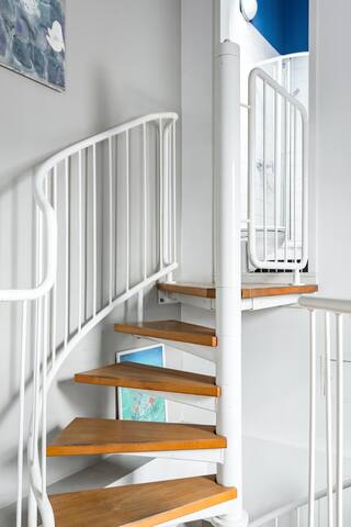 Soak up the Unique Vibe of an Expansive Artist’s Loft gallery image 5