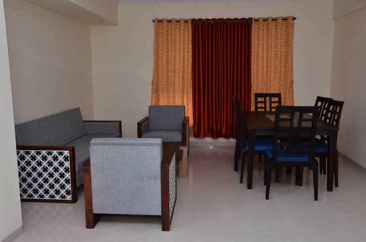 Serviced Hotel Apartment Wifi/TV/Breakfast/Kitchen
