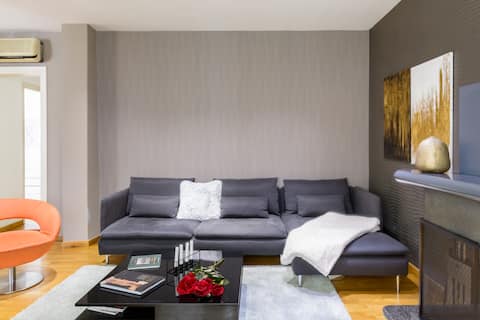 Characterful, Cozy Apartment Near Central Athens