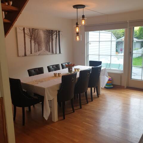 Great area, nice house gallery image 3