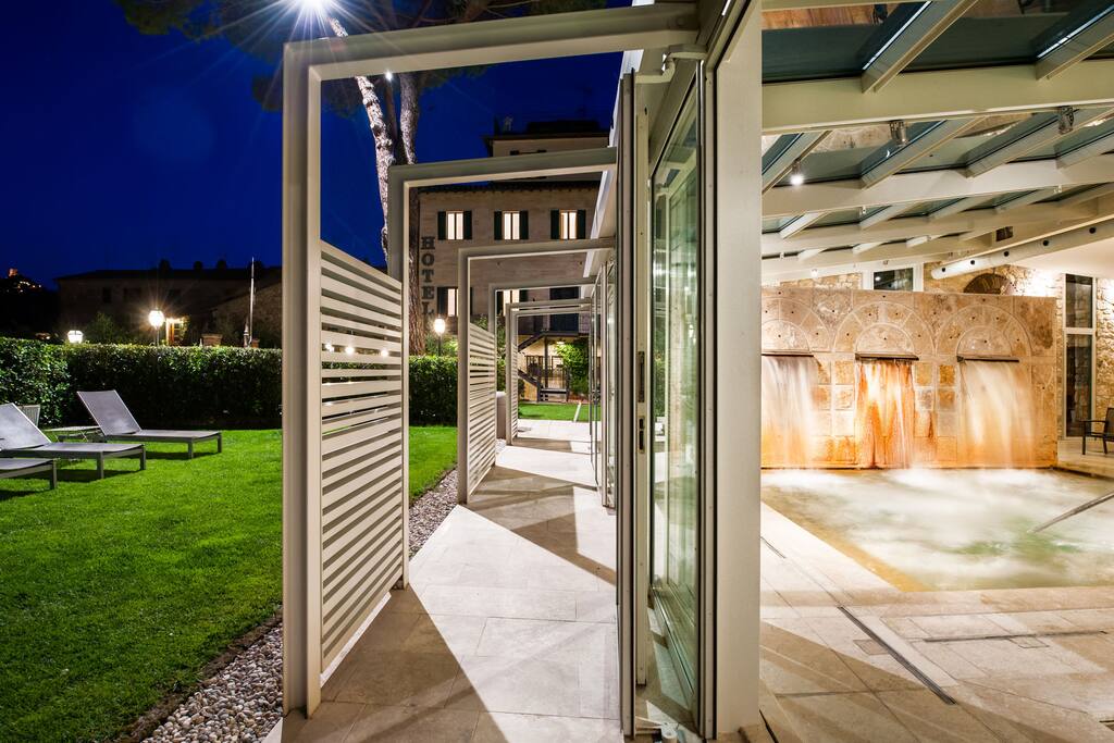 Night Spa Entrance
