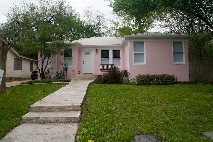 Little Pink House For You! - Austin, TX