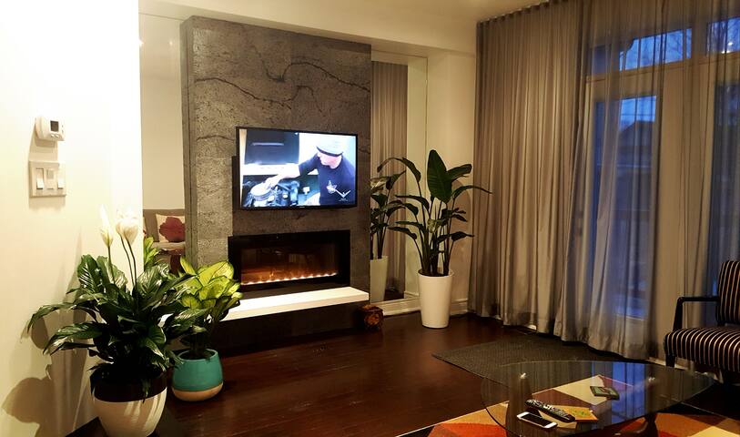 Charming room in Leslieville