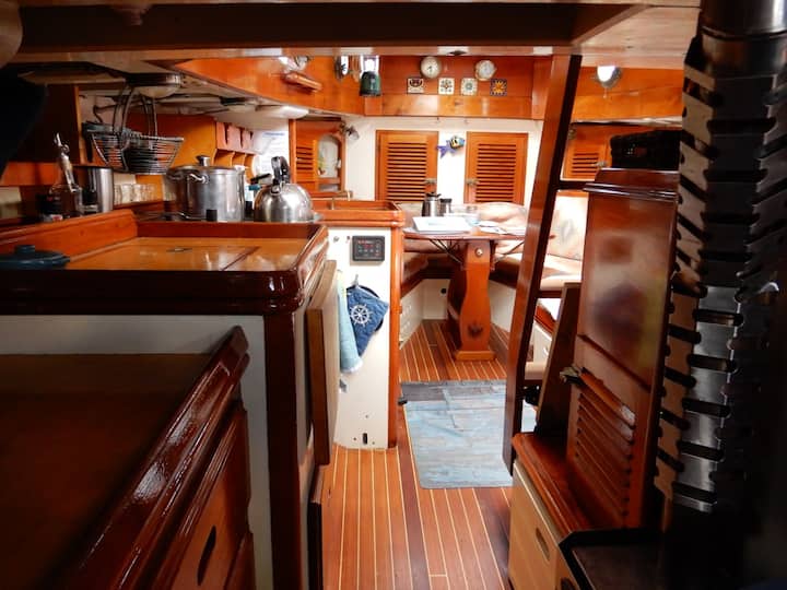 2 Best Houseboats In Nova Scotia, Canada Trip101