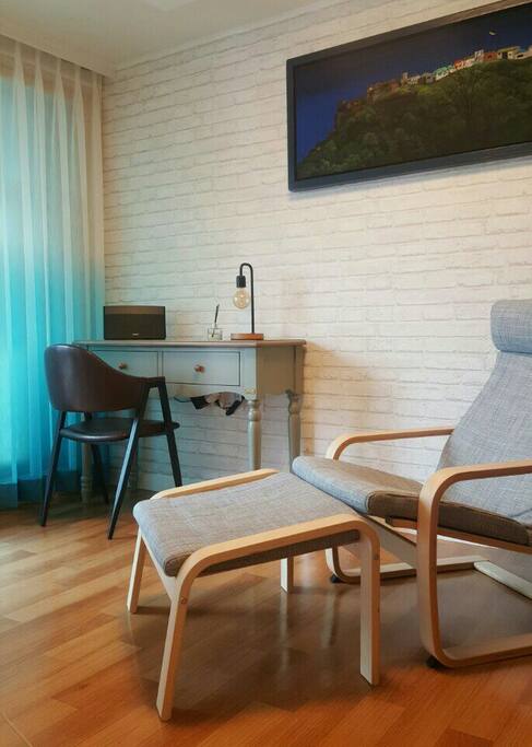 Relax here while listening to the music