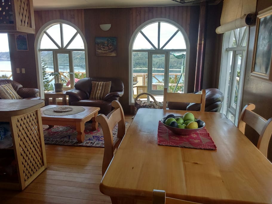 Comedor y parte del Living