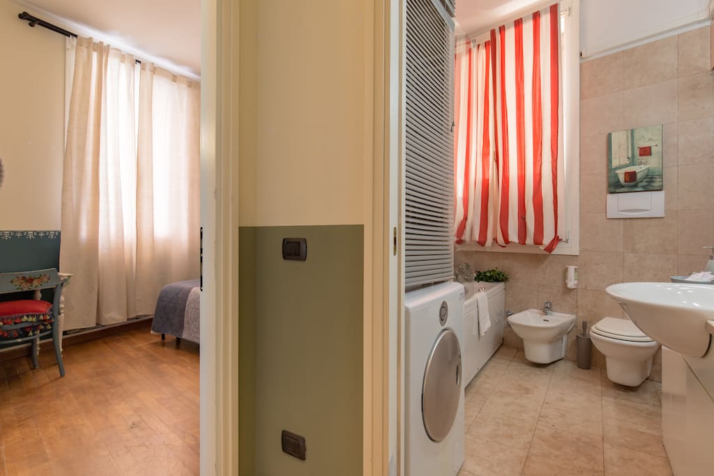 private bathroom ( inside )