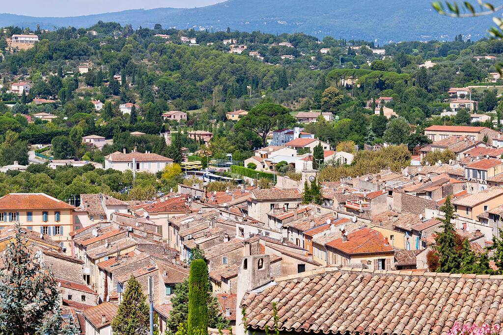 Valbonne village provençal