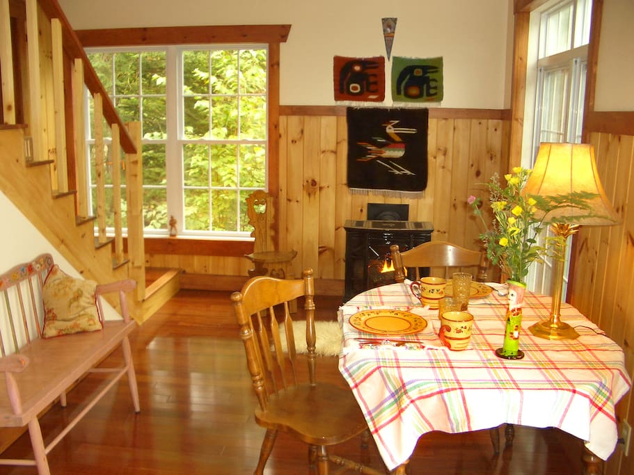 Sunny, breezy dining area. Propane stove for romantic evenings.