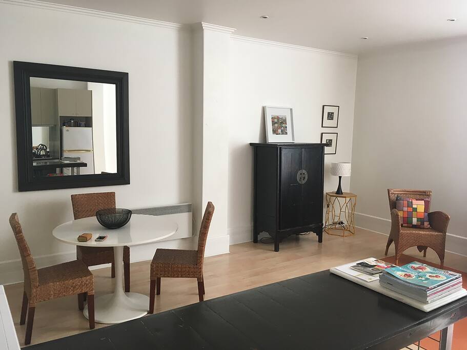 Very spacious living area