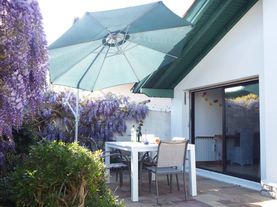 Terrasse côté rue