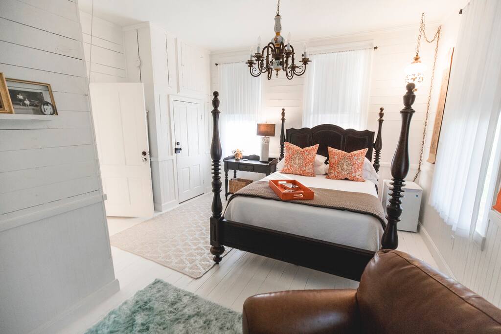 Queen Suite