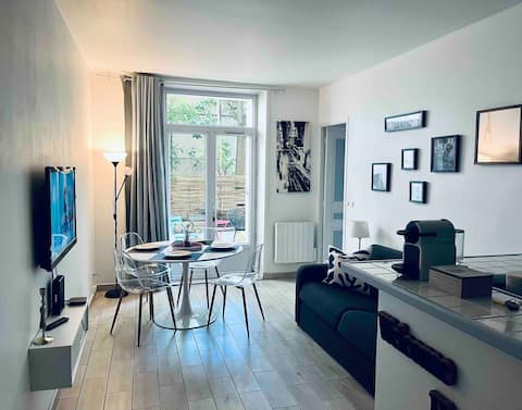 Annonce Airbnb populaire: Wendy’s F2 Flat calme courtyard,near metro à Maisons Alfort