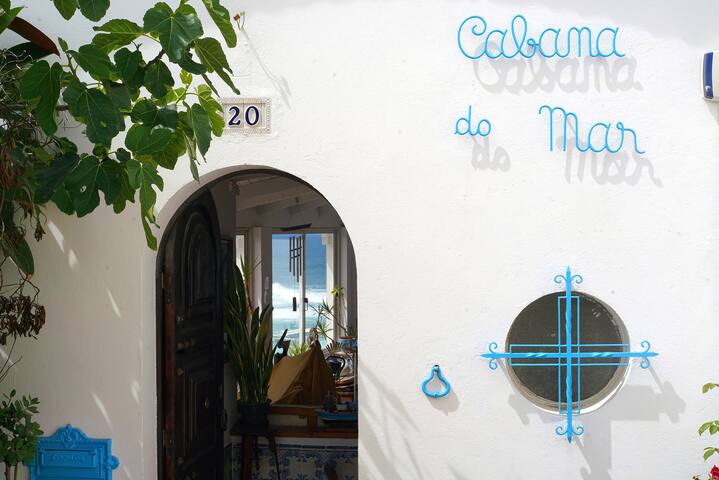 Cabana do Mar-Azenhas do Mar-refuge over the sea gallery image 5