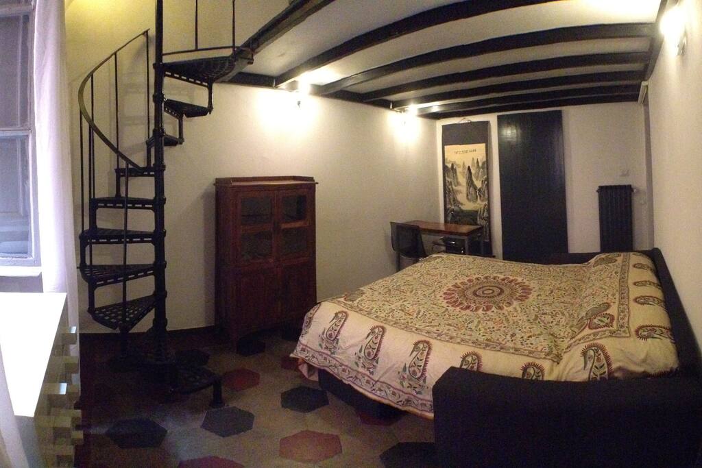 Here with the sofa-bed open