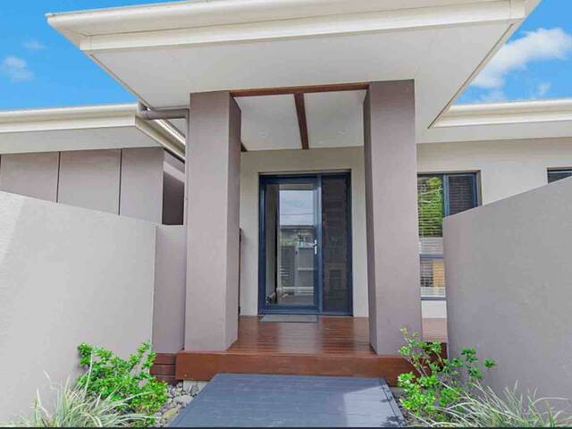 Flynn’s beach holiday house. gallery image 3