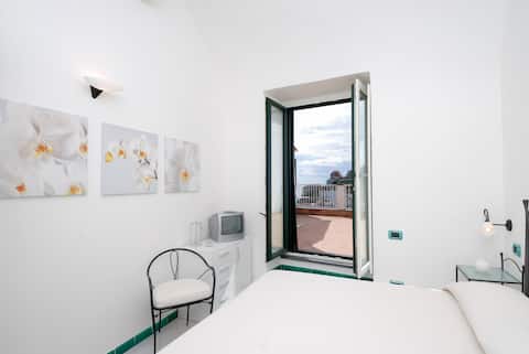 Successful Airbnb property: The Green House - sea view apartment in Atrani in Ravello