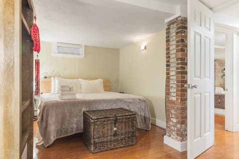 Private Entrance * King Beds * Parking * Kid Ready