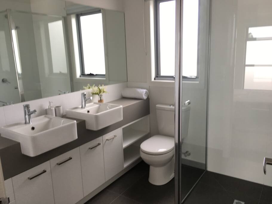 Ensuite