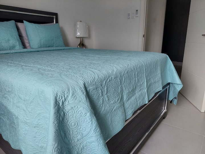 Kitanda cha Malkia chumba cha kulala cha 2. 