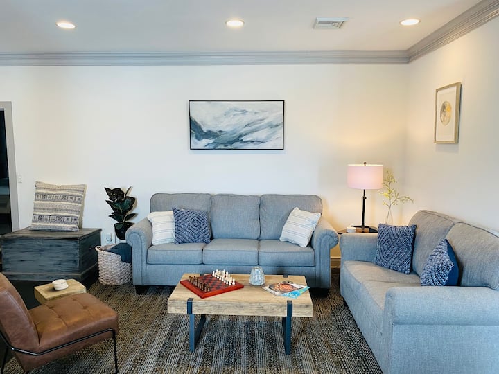 Private Penthouse Apt In Historic Landmark 3-br - Ghent, NY