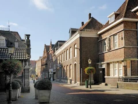 Venlo City Centre (free parking at the appartment)