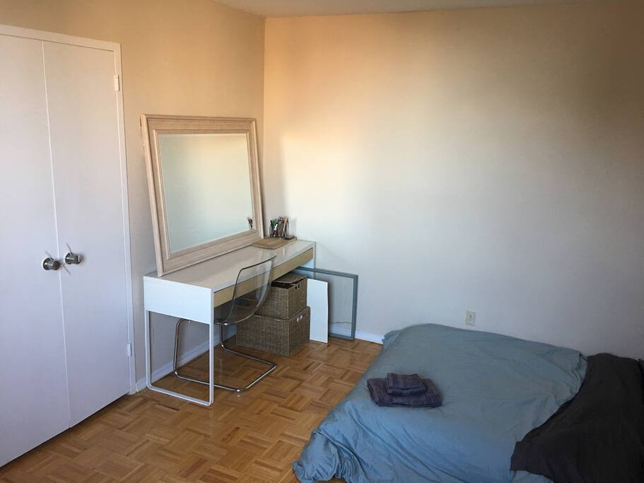 Bedroom work desk