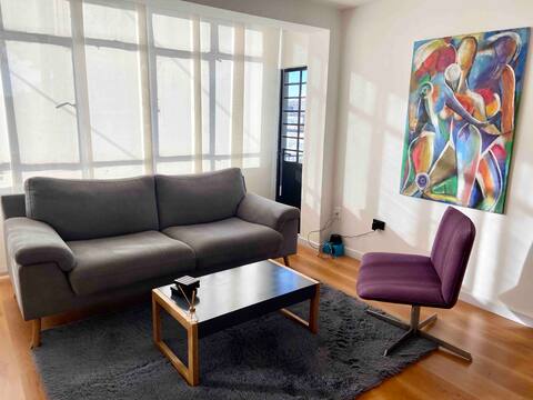 Anuncio de Airbnb popular: Modern Central Studio Apartment in Bogotá en Los Mártires