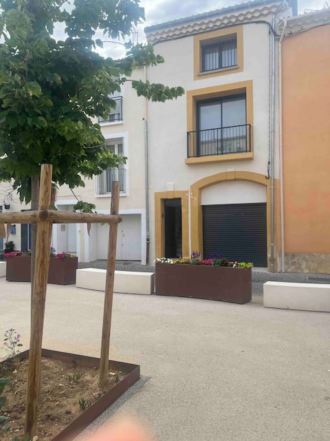 Top Airbnb: House for 2 to 6 people in the heart of the village in Sérignan