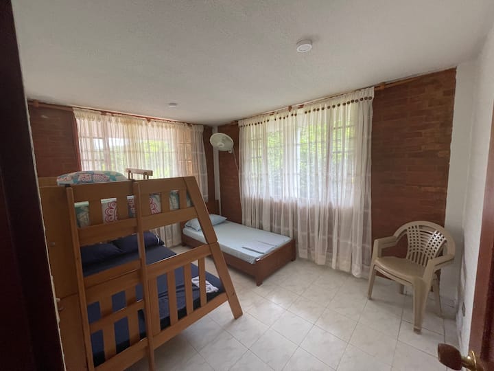 საძინებელი 4