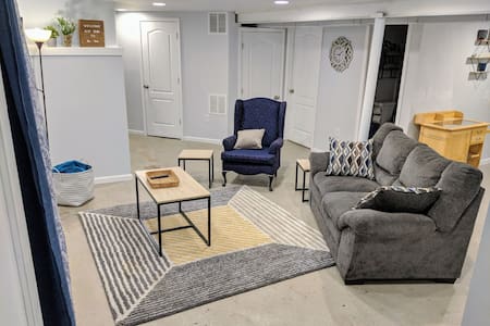 Cozy private basement in South KC
